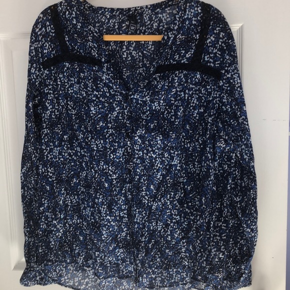 GAP Tops - 🦋XL Pretty floral 100% cotton top